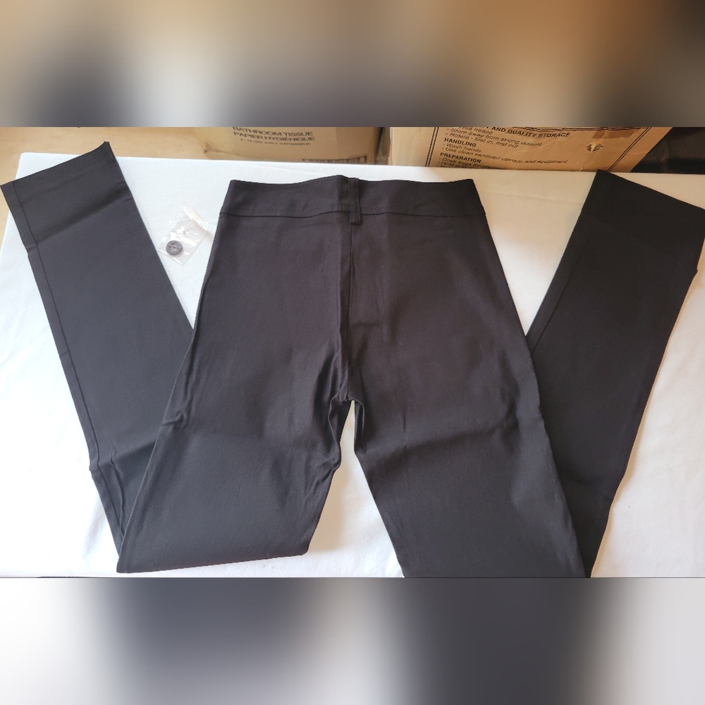Women's Black Straight Leg Pants Size Small X 31 Inseam.